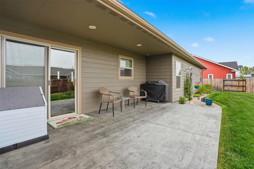 138 Farm Land Lane Corvallis MT 59828