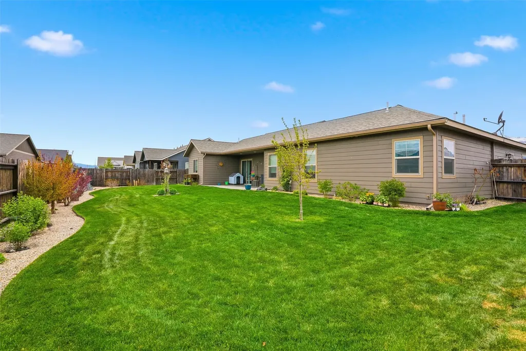 138 Farm Land Lane Corvallis MT 59828