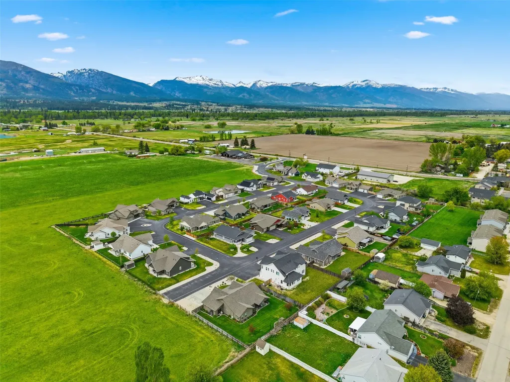 138 Farm Land Lane Corvallis MT 59828
