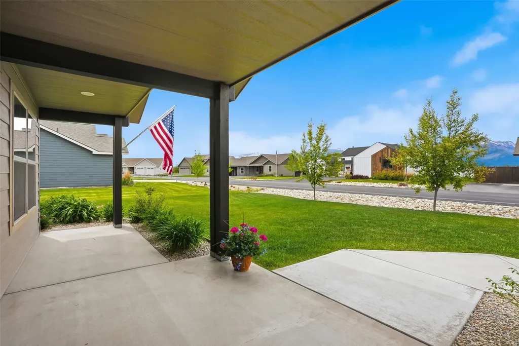 138 Farm Land Lane Corvallis MT 59828