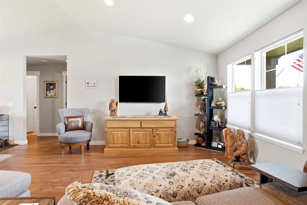 138 Farm Land Lane Corvallis MT 59828