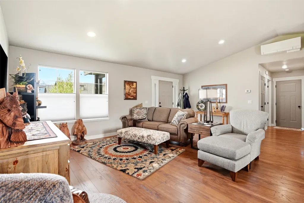 138 Farm Land Lane Corvallis MT 59828