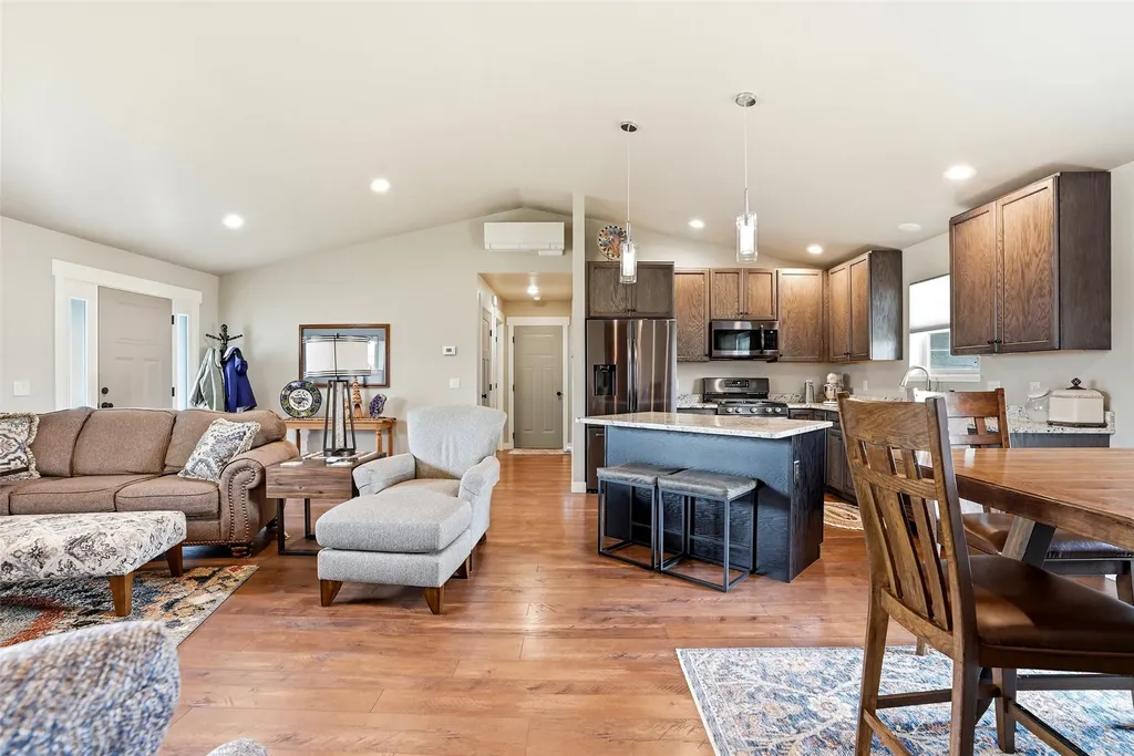 138 Farm Land Lane Corvallis MT 59828