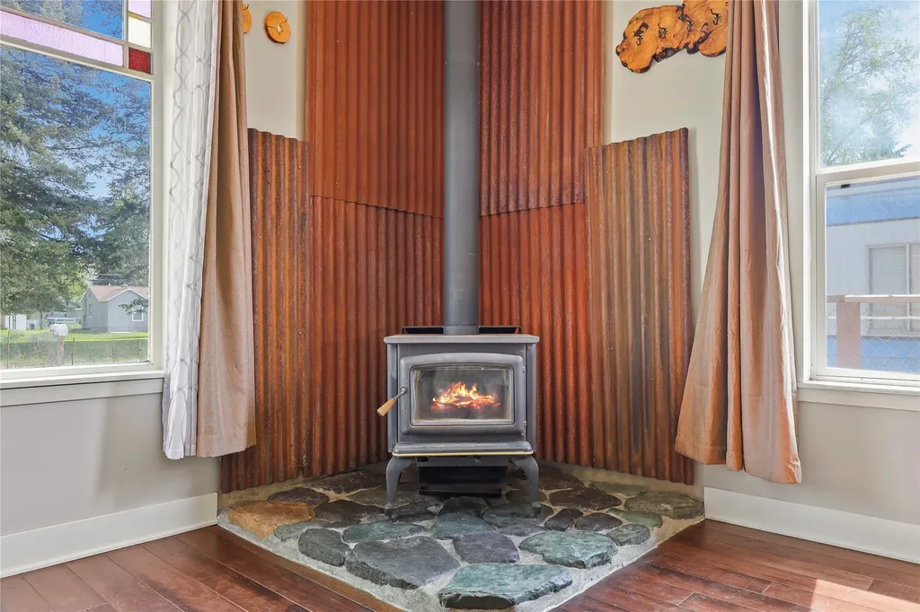 104 2nd Avenue W Columbia Falls MT 59912