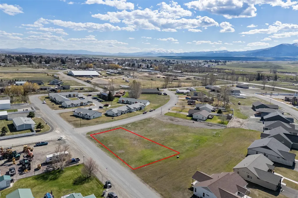 1011 Tumbleweed Lane Deer Lodge MT 59722