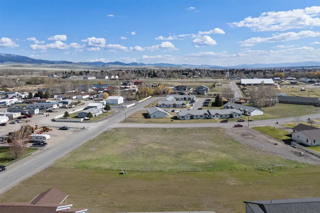 1011 Tumbleweed Lane Deer Lodge MT 59722