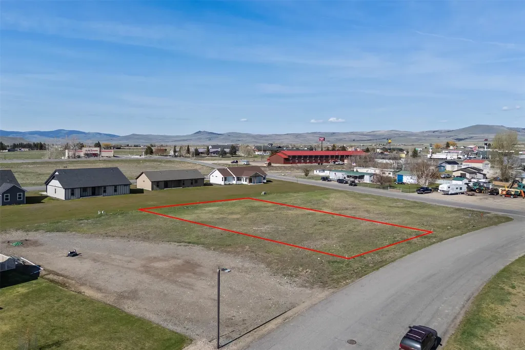 1005 Tumbleweed Lane Deer Lodge MT 59722