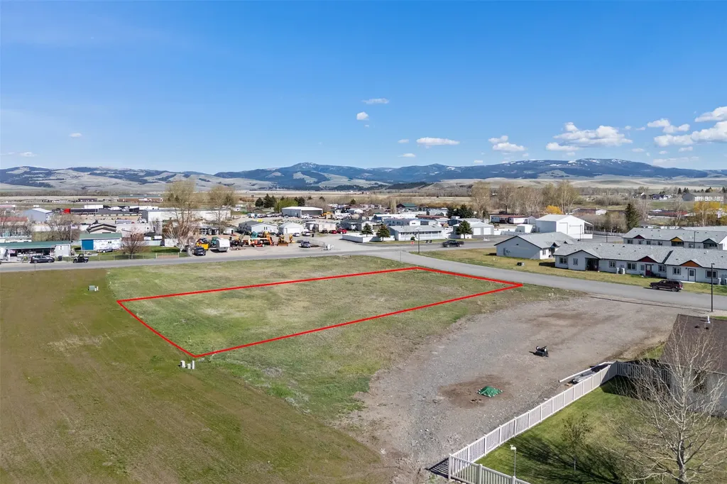 1005 Tumbleweed Lane Deer Lodge MT 59722