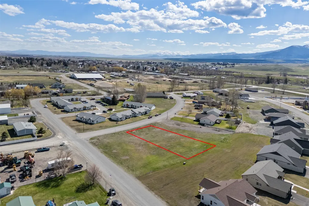 1005 Tumbleweed Lane Deer Lodge MT 59722