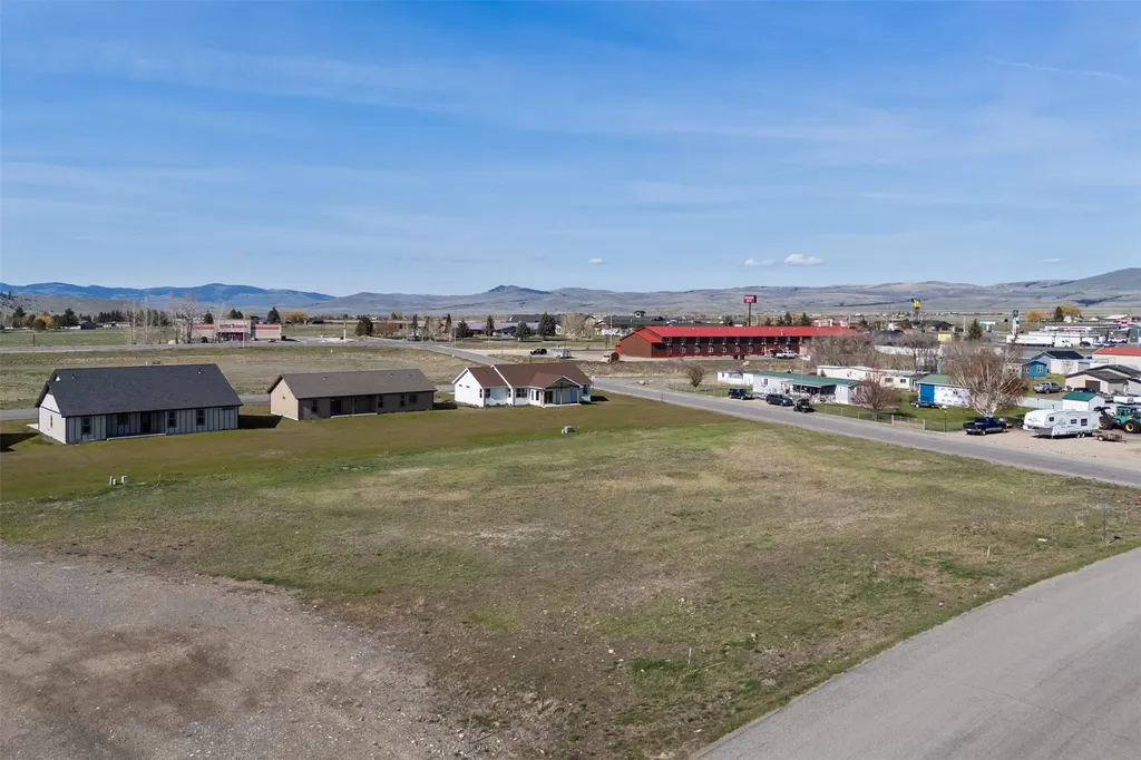 1005 Tumbleweed Lane Deer Lodge MT 59722