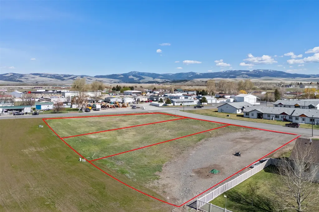 1005 Tumbleweed Lane Deer Lodge MT 59722