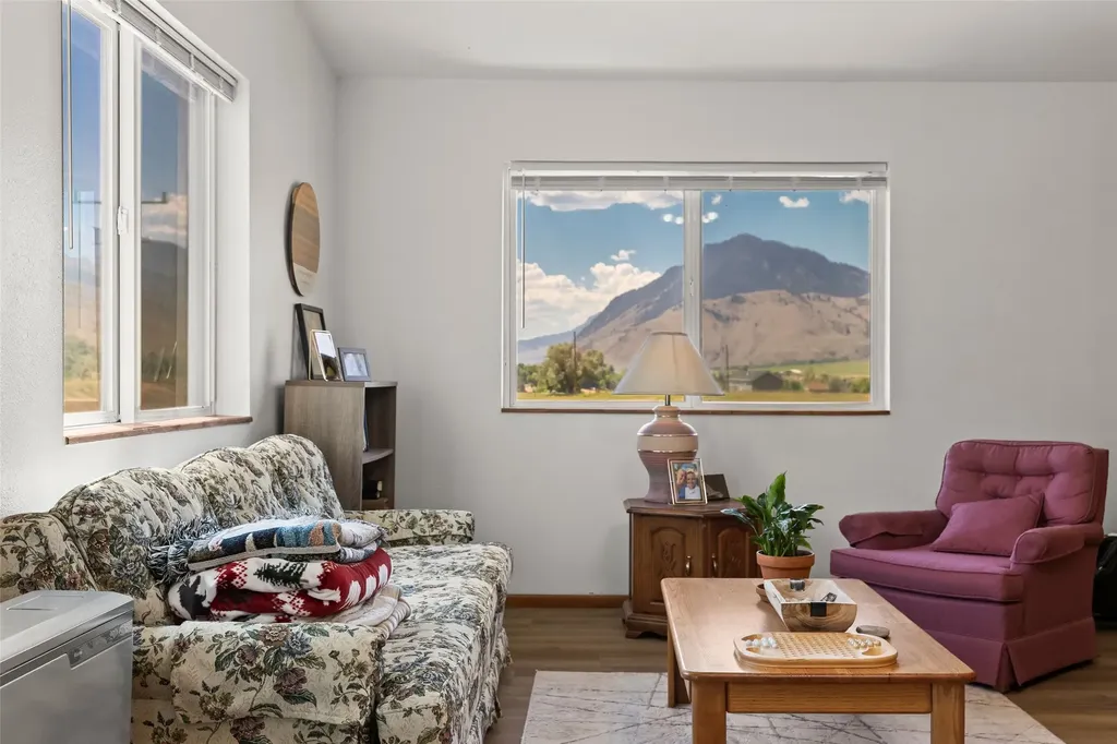 1065 Us Highway 89 S Gardiner MT 59030