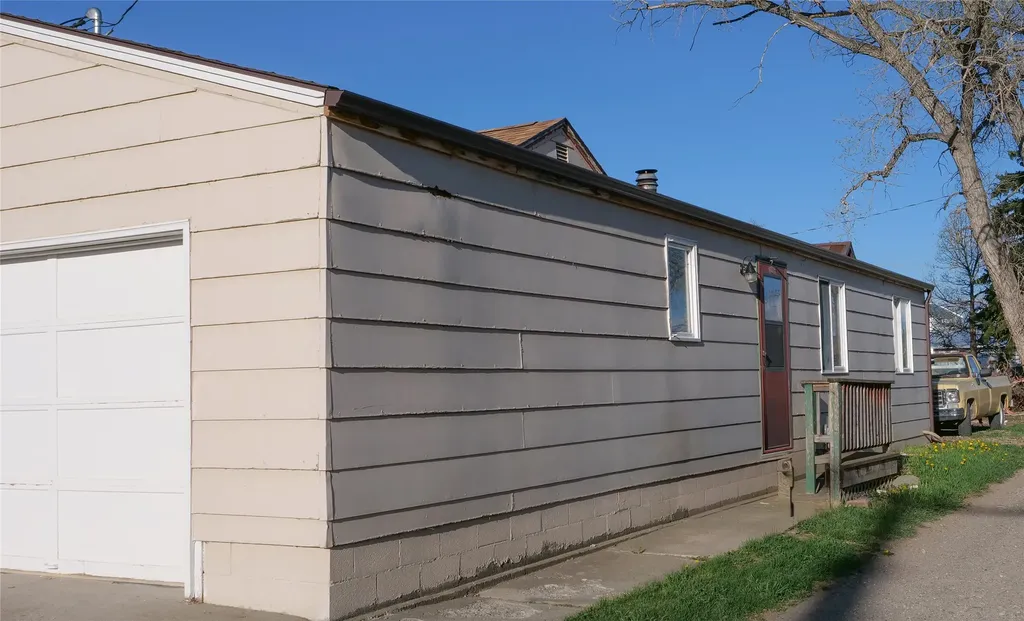 306 2nd Street N Fairfield MT 59436