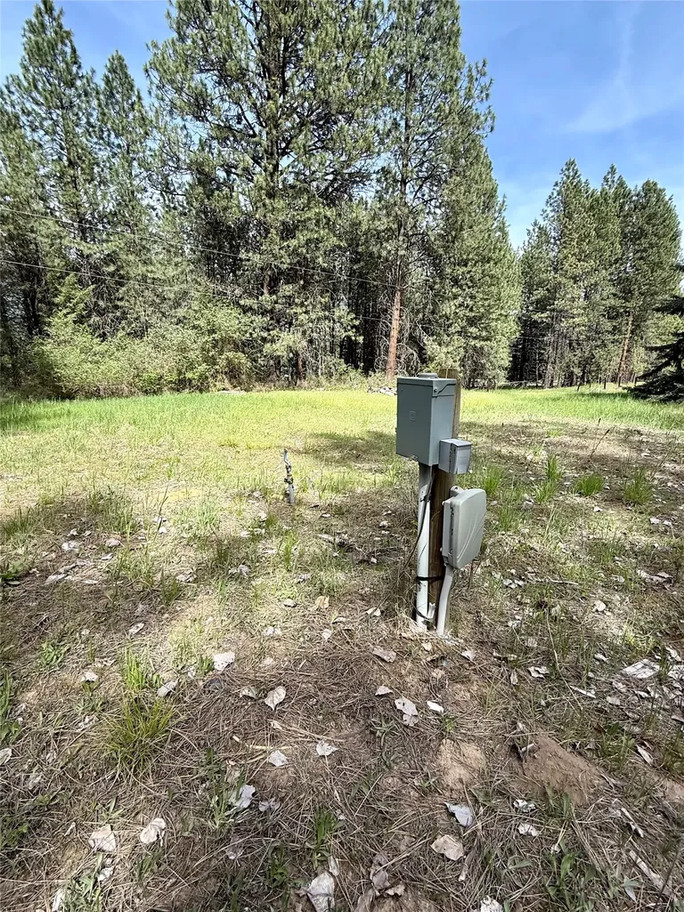 7 & Nhn Old Cottonwood Lane Trout Creek MT 59874