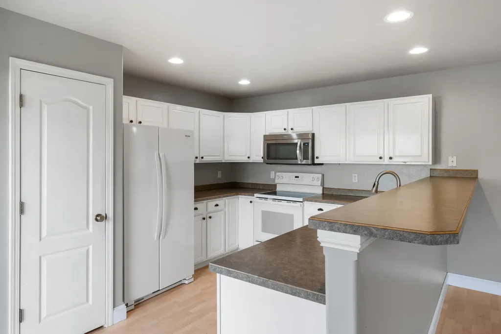 60 Clinton Lane Belgrade MT 59714