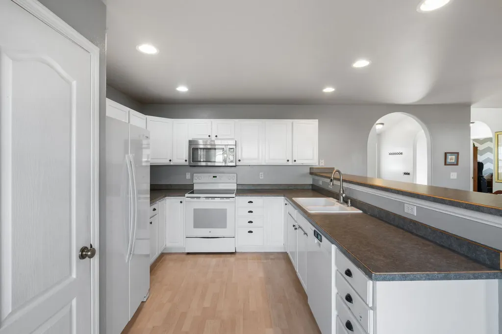 60 Clinton Lane Belgrade MT 59714