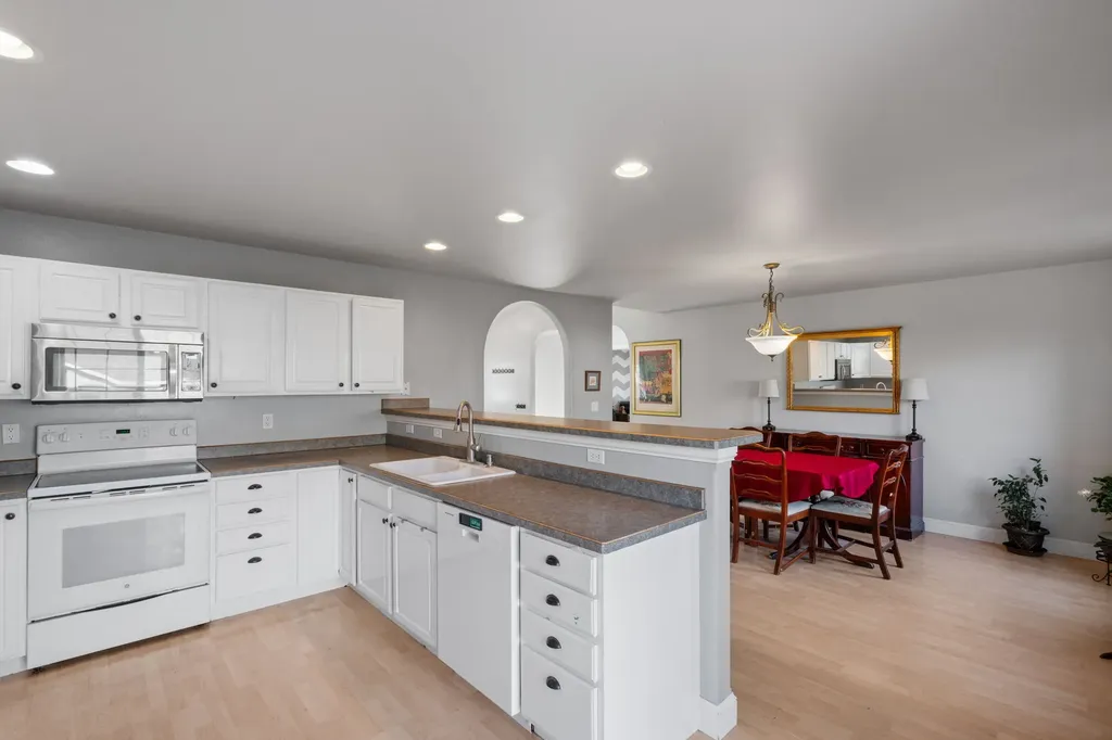60 Clinton Lane Belgrade MT 59714