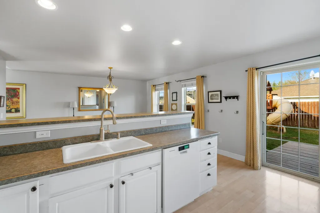 60 Clinton Lane Belgrade MT 59714