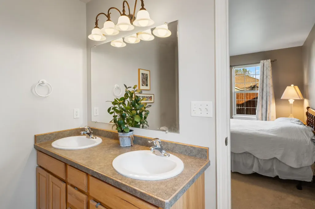60 Clinton Lane Belgrade MT 59714