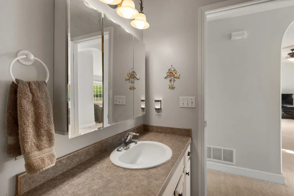 60 Clinton Lane Belgrade MT 59714