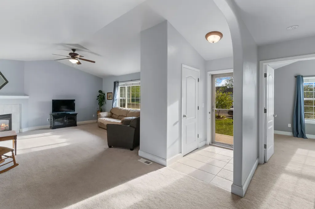 60 Clinton Lane Belgrade MT 59714