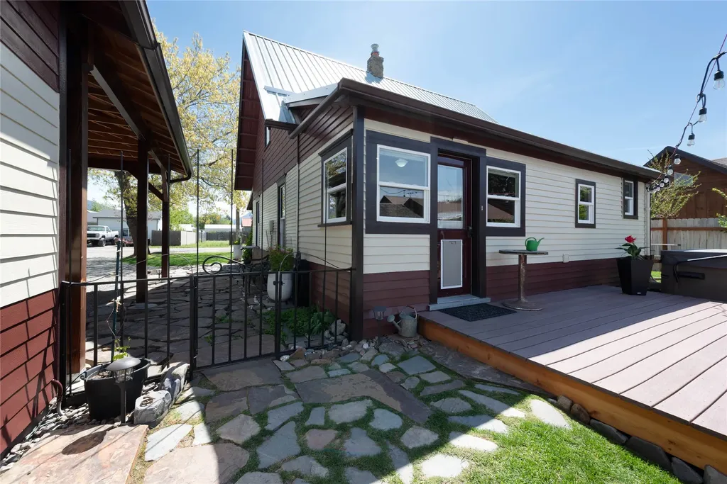 308 Walnut Street Plains MT 59859