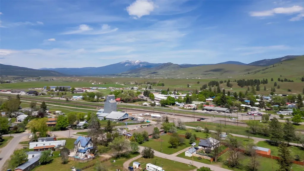308 Walnut Street Plains MT 59859