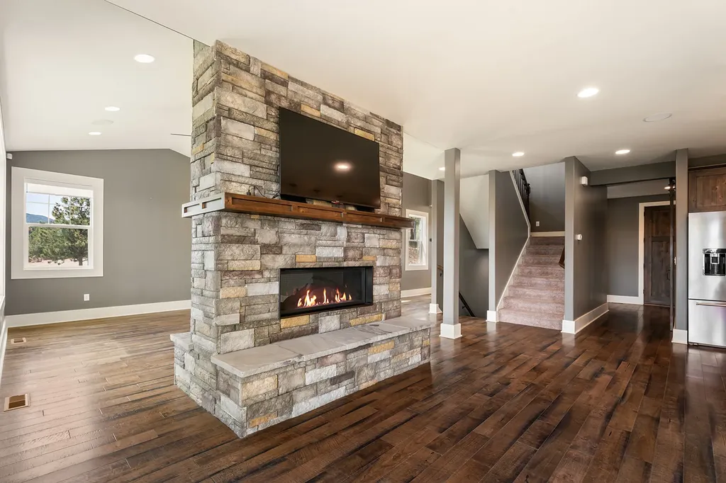 30 Meadowgrass Road Clancy MT 59634