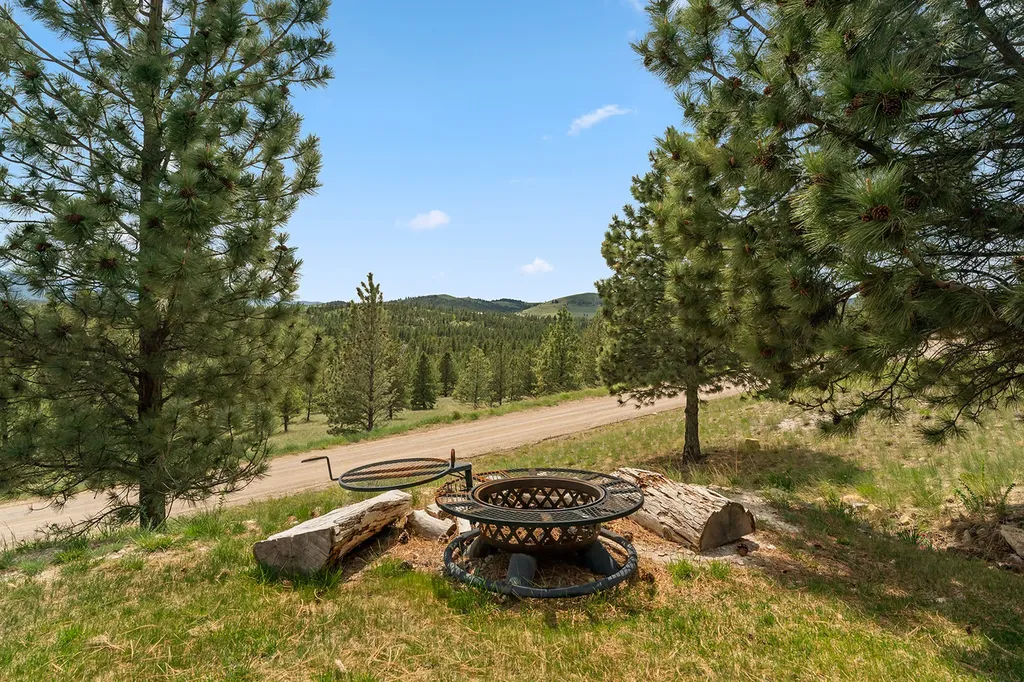 30 Meadowgrass Road Clancy MT 59634