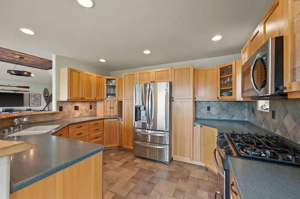 416 & 420 S Eighty Drive Somers MT 59932