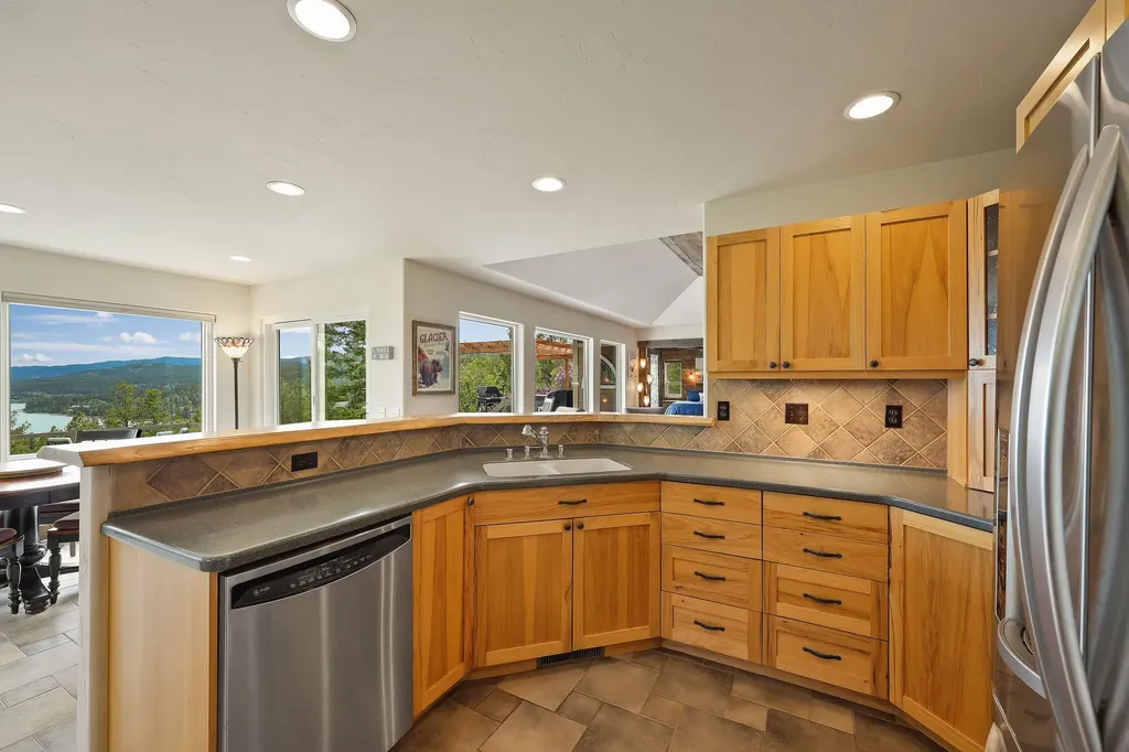 416 & 420 S Eighty Drive Somers MT 59932
