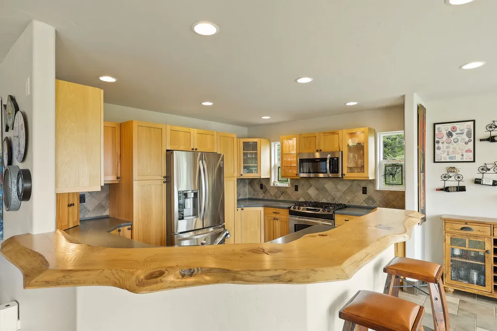 416 & 420 S Eighty Drive Somers MT 59932