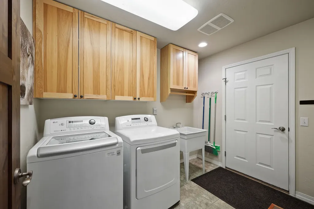 416 & 420 S Eighty Drive Somers MT 59932