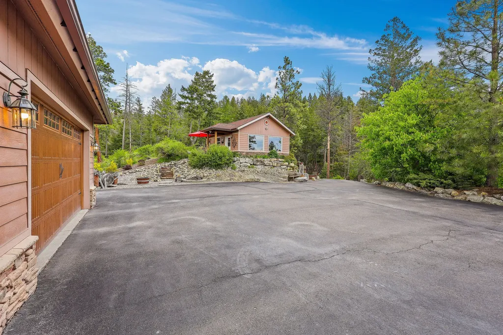 416 & 420 S Eighty Drive Somers MT 59932