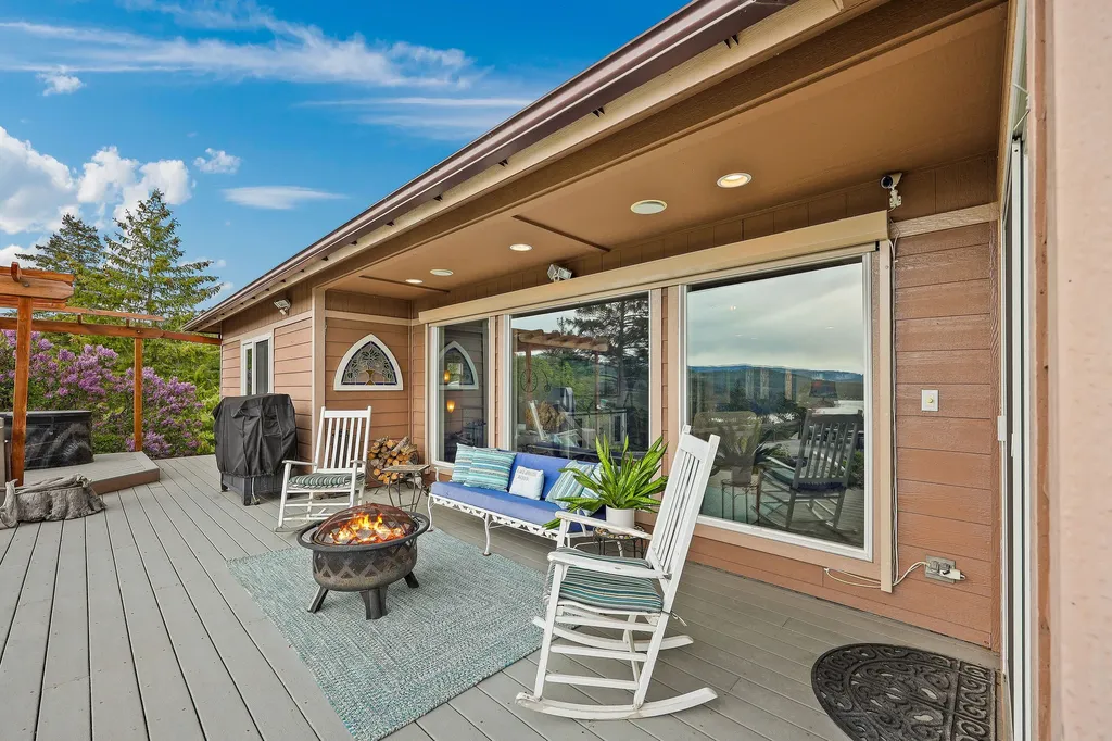 416 & 420 S Eighty Drive Somers MT 59932