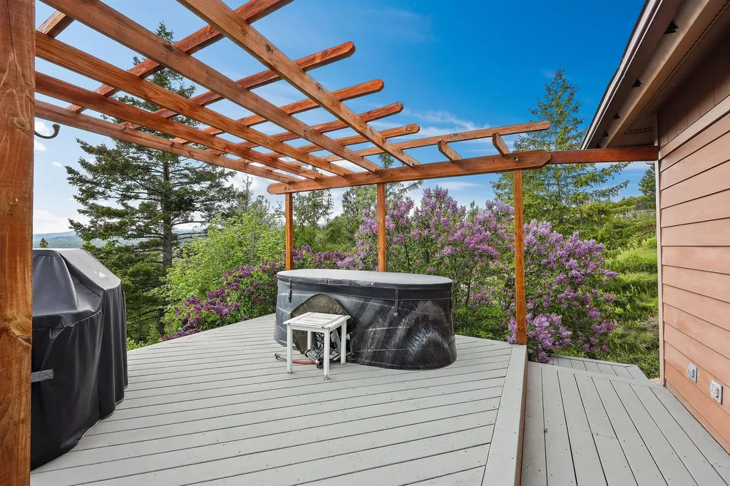 416 & 420 S Eighty Drive Somers MT 59932