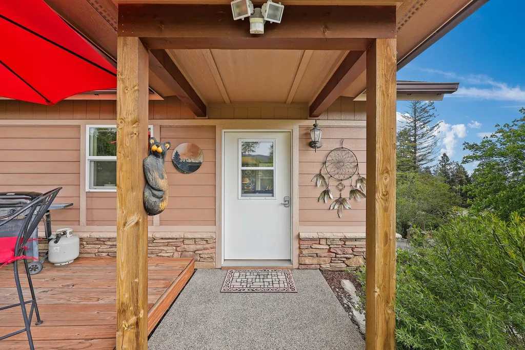 416 & 420 S Eighty Drive Somers MT 59932