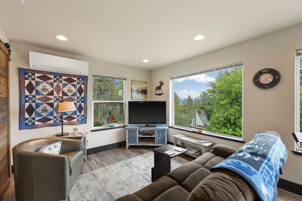 416 & 420 S Eighty Drive Somers MT 59932