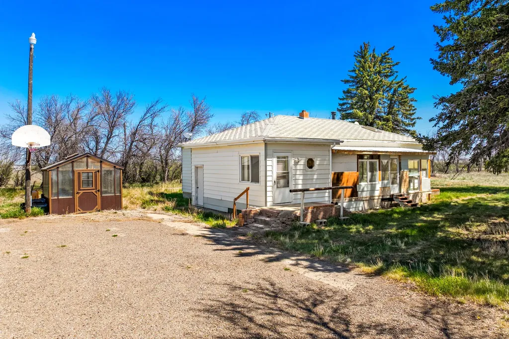 4350 Mt Highway 223 Chester MT 59522