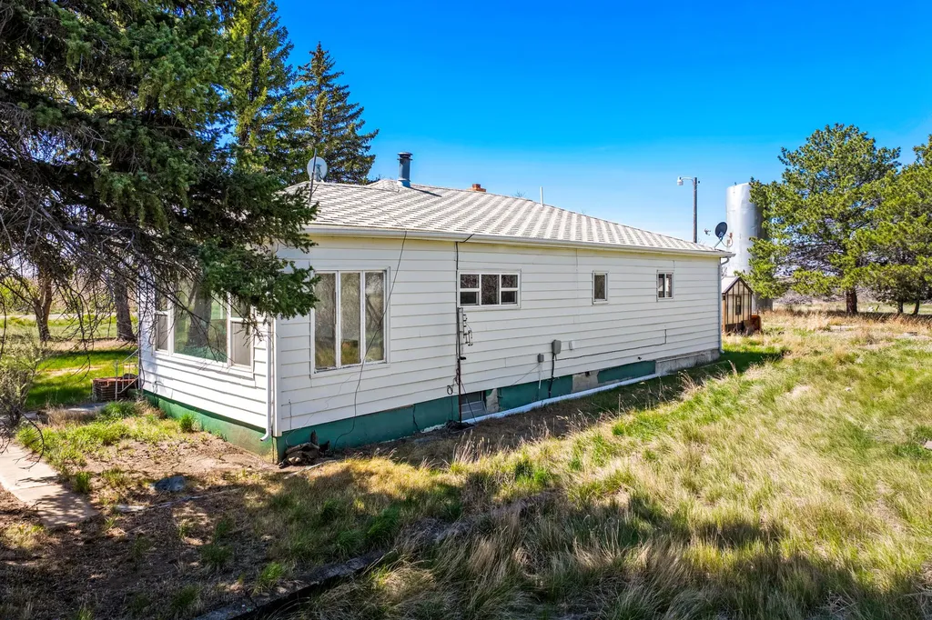 4350 Mt Highway 223 Chester MT 59522