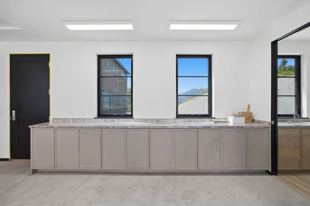 131 Eastside Highway Hamilton MT 59840