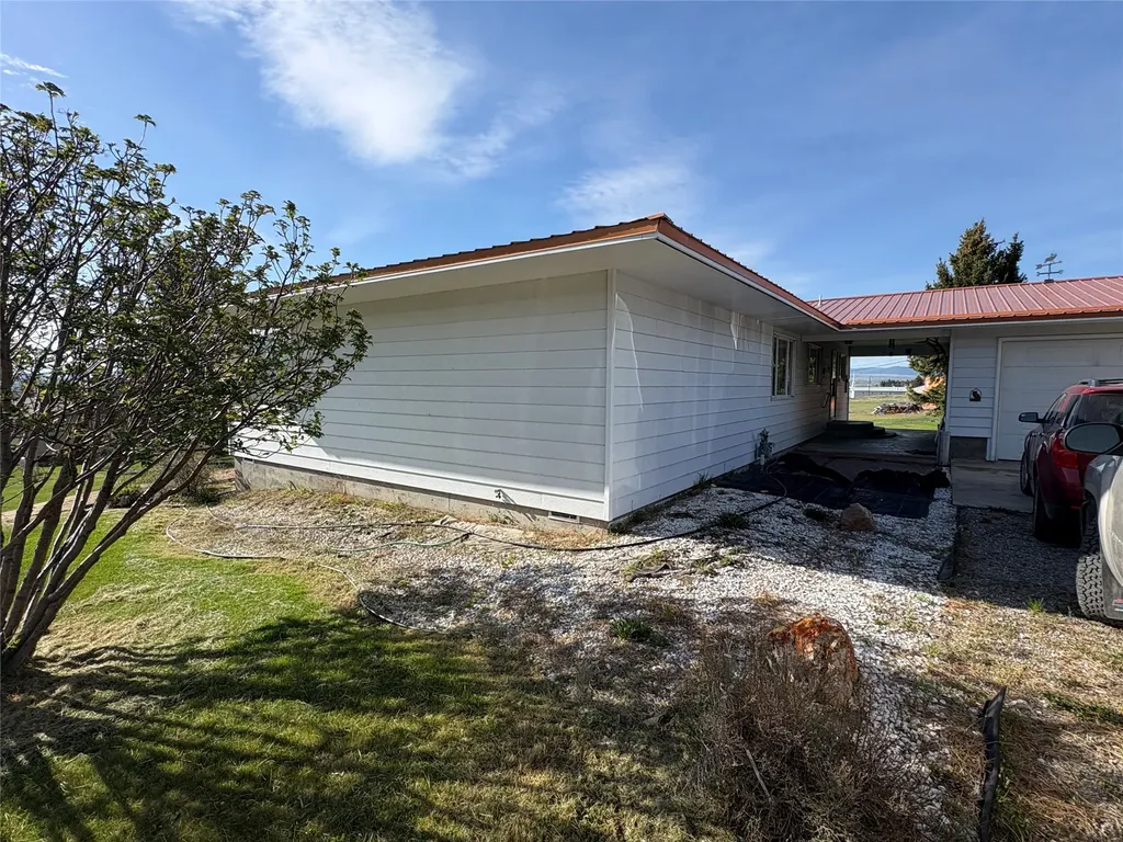 11 Hoover Road Drummond MT 59832