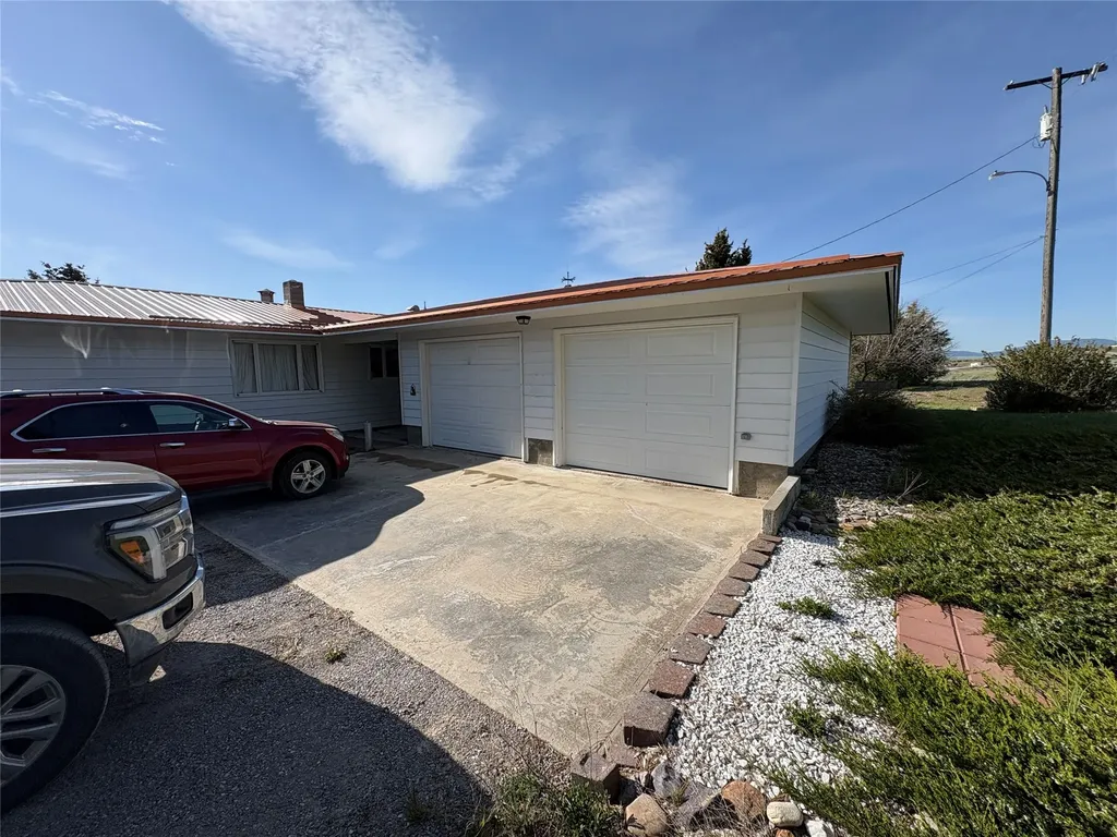 11 Hoover Road Drummond MT 59832