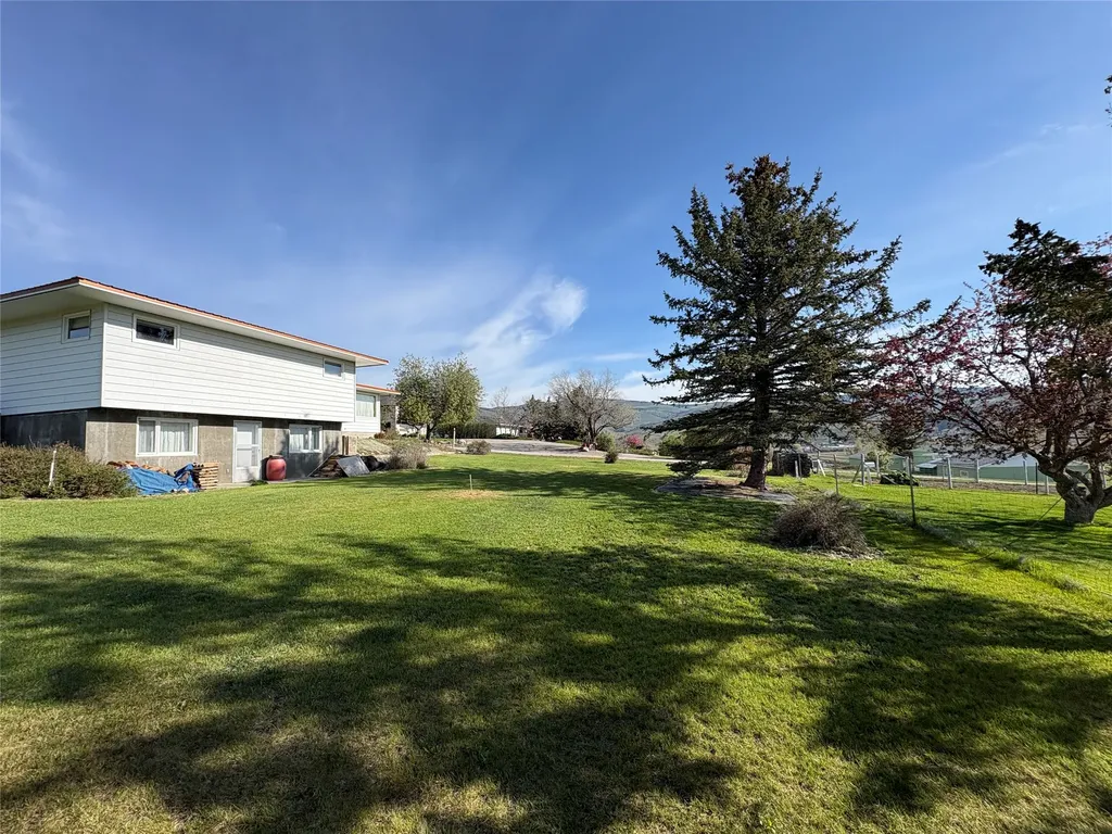 11 Hoover Road Drummond MT 59832