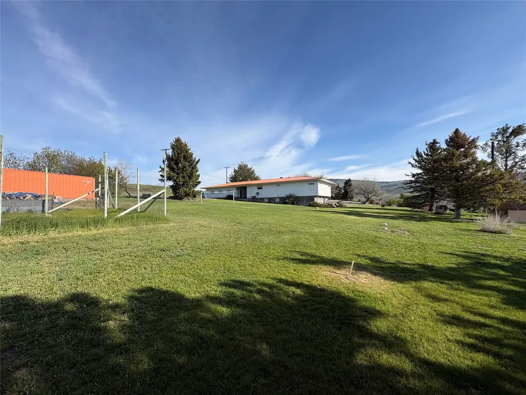 11 Hoover Road Drummond MT 59832