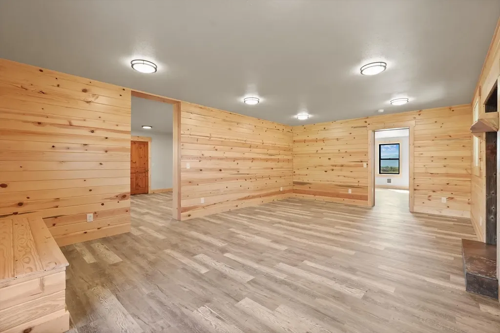31525 Allison Road St Ignatius MT 59865