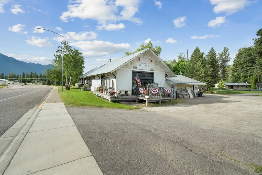 8 Us Hwy 2 E Columbia Falls MT 59912