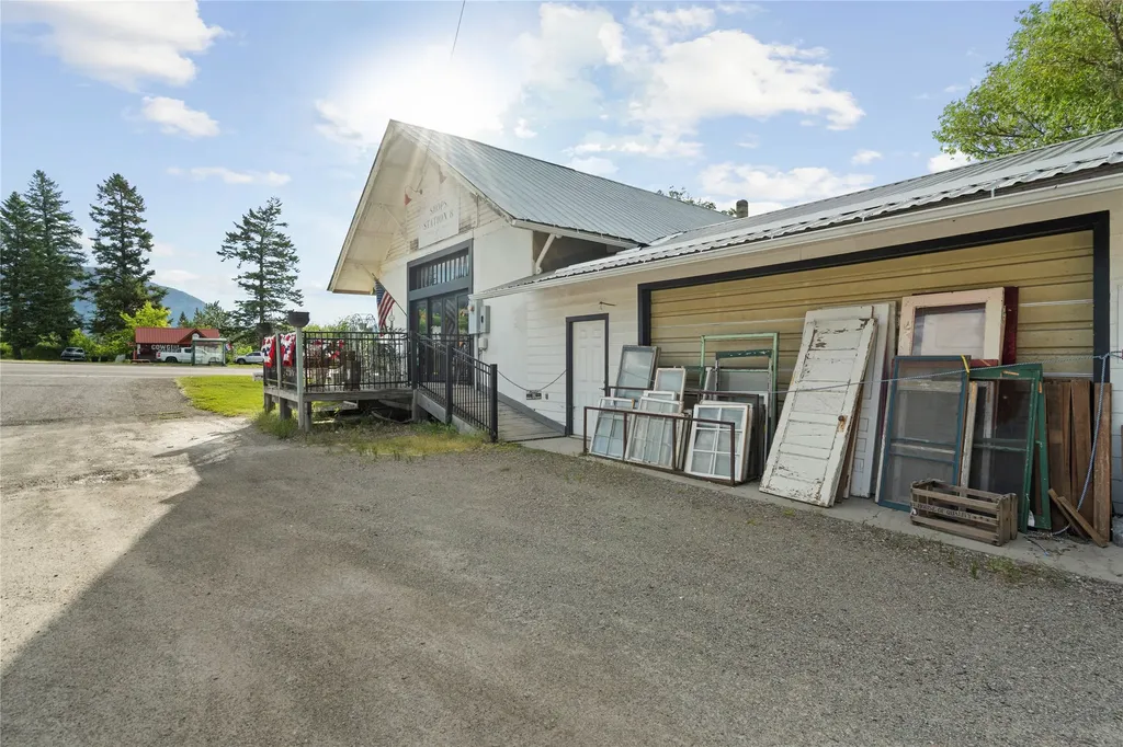 8 Us Hwy 2 E Columbia Falls MT 59912