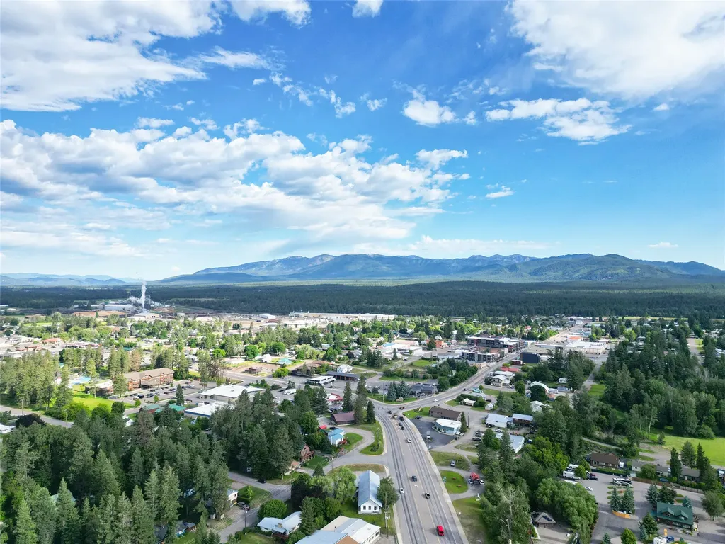8 Us Hwy 2 E Columbia Falls MT 59912