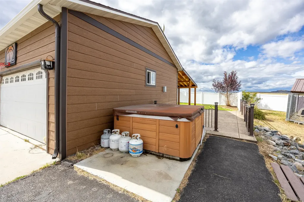 109 Standby Creek Road Butte MT 59701